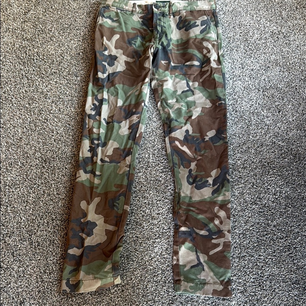 J. Crew Men's Green Camouflage Cargo Pants